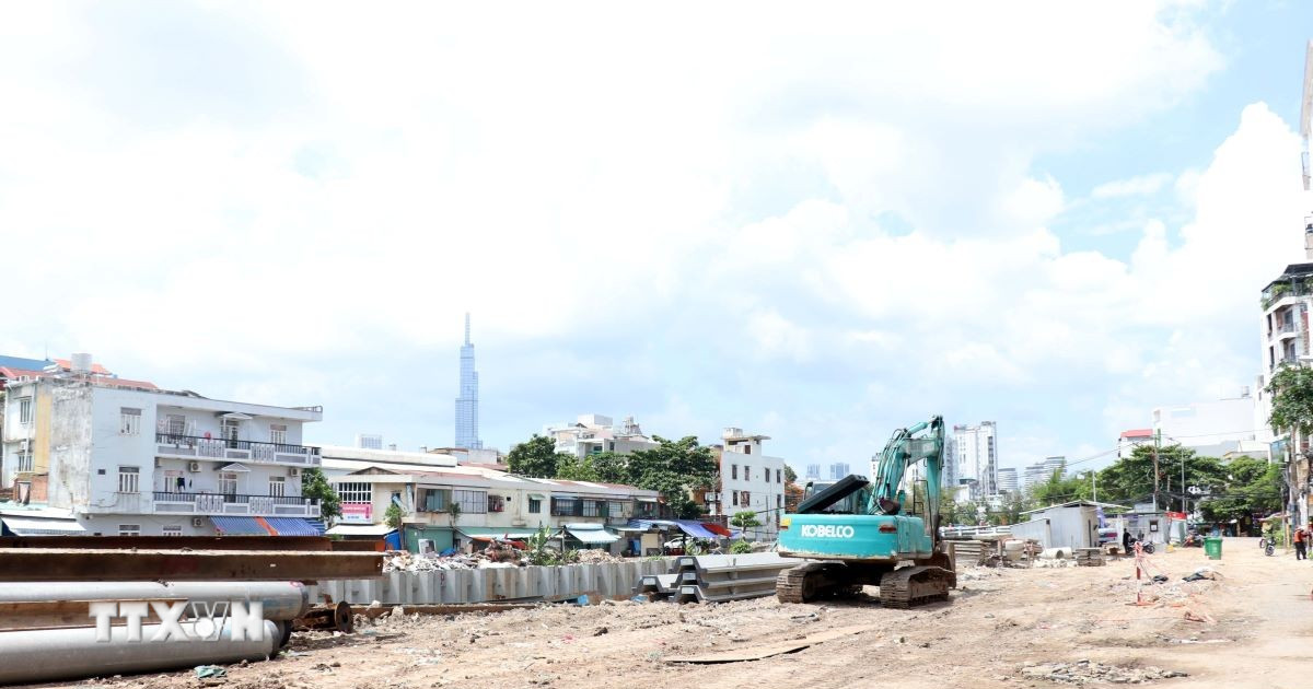 Thành phố Hồ Chí Minh lấy giải phóng mặt bằng làm khâu đột phá cho đầu tư công