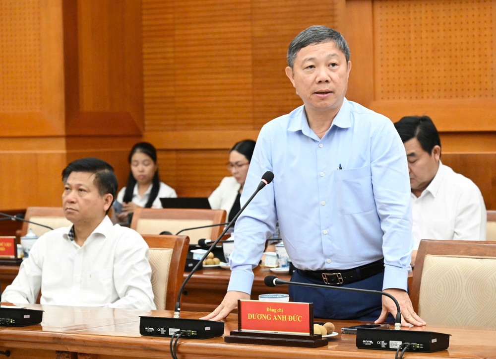 Trưởng Ban Tuyên giáo và Dân vận Thành ủy TPHCM Dương Anh Đức phát biểu. Ảnh: VIỆT DŨNG 2aOboQkaFA4xOiBY388njs07VQVHjade8beVNsJM.jpg