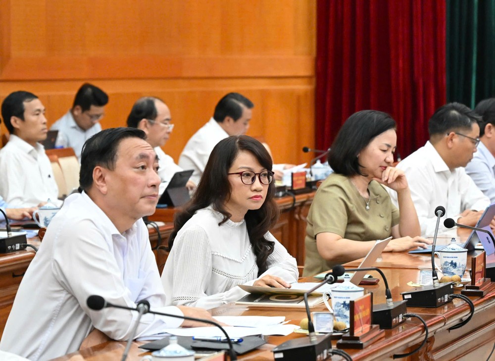 Lãnh đạo các cơ quan, đơn vị dự hội nghị. Ảnh: VIỆT DŨNG 2aOboQkYjueehoFnbhu5zb1h6nSRMAy5yiSrFYjw.jpg