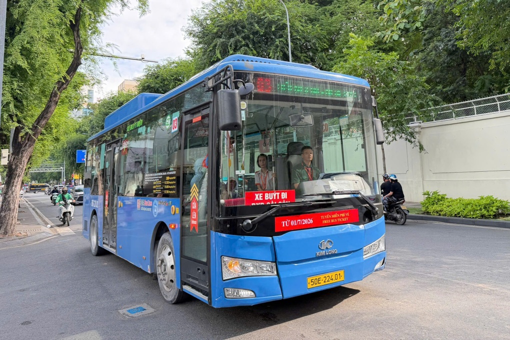 Xe buýt TPHCM lập kỷ lục ngày đông khách nhất sau khi miễn vé - 1