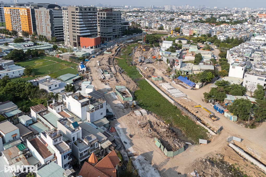TPHCM siết quản lý bùn, chất thải từ nạo vét kênh rạch và công trình - 1