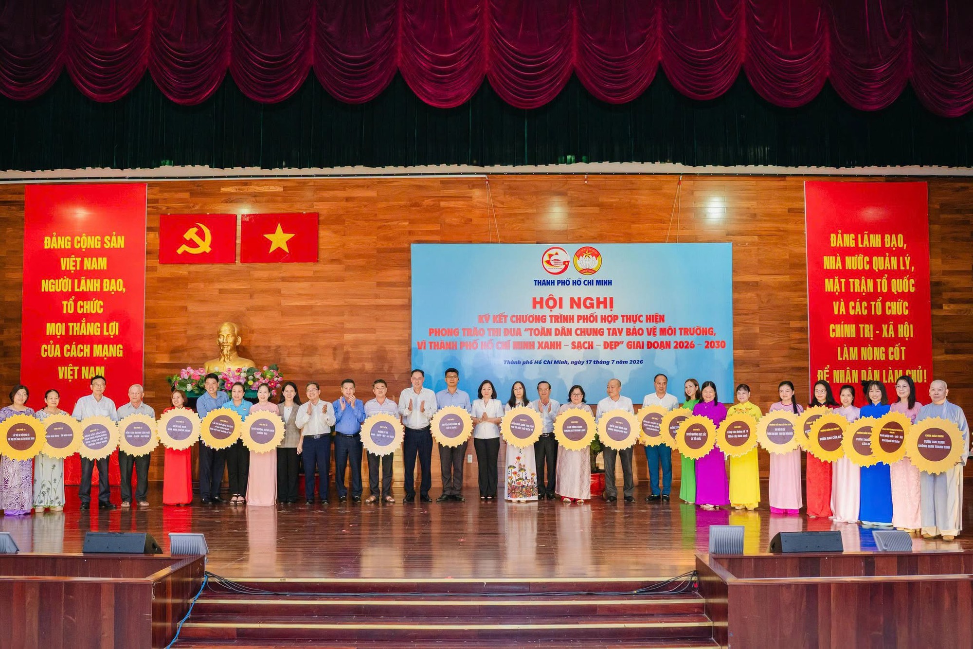 TP.HCM đặt mục tiêu xây dựng 5.000 công trình Thành phố muôn sắc hoa, bảo đảm an ninh nguồn nước - Ảnh 2.