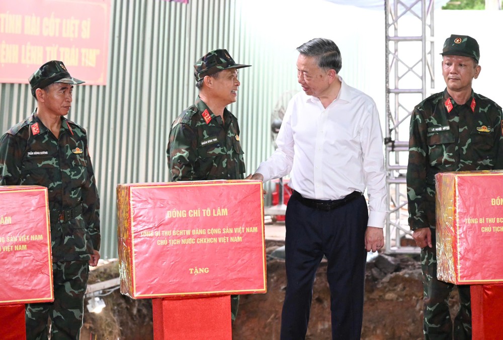 Tổng Bí thư, Chủ tịch nước Tô Lâm động viên các lực lượng thực hiện nhiệm vụ. Ảnh: VIỆT DŨNG 1784280148840_8844901753954587660_8844901753954587660_a032ff635af30709e69b1dda0ed2889d.jpg