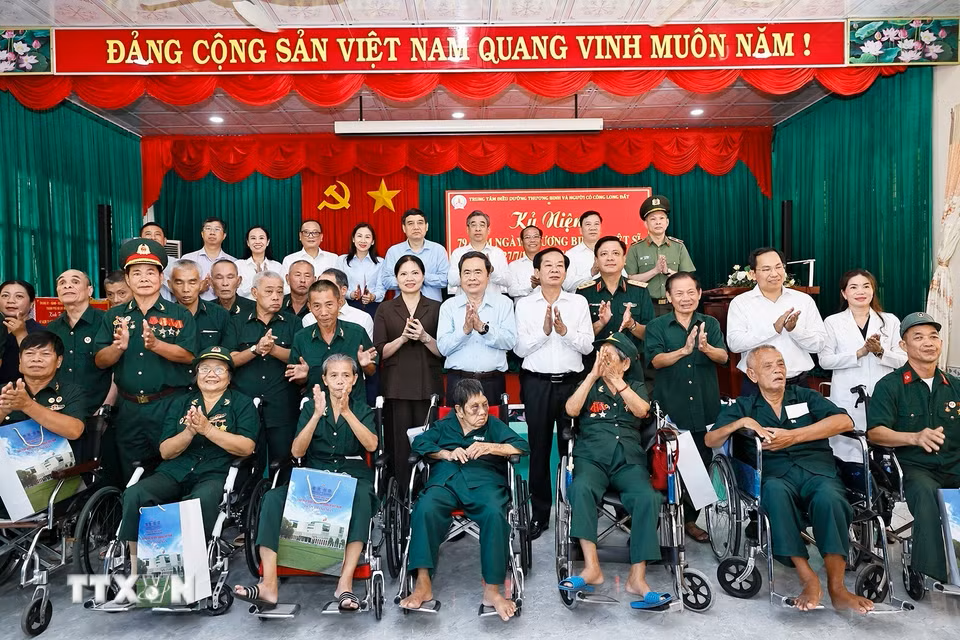 Chủ tịch Quốc hội Trần Thanh Mẫn tri ân người có công tại TPHCM- Ảnh 4.