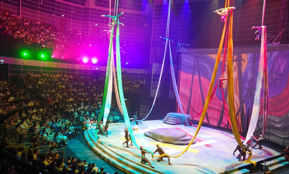 Chương trình nghệ thuật Mơ show liên tục “cháy vé”. Ảnh: THÚY BÌNH xiec.jpg