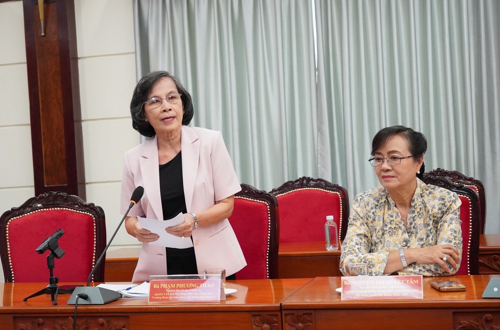 Nguyên Chủ tịch HĐND TPHCM Phạm Phương Thảo phát biểu tại hội thảo. Ảnh: PHƯƠNG UYÊN 6HH07421.JPG