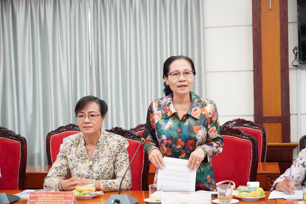 Nguyên Chủ tịch HĐND TPHCM Nguyễn Thị Lệ nêu ý kiến. Ảnh: PHƯƠNG UYÊN 6HH07511.JPG