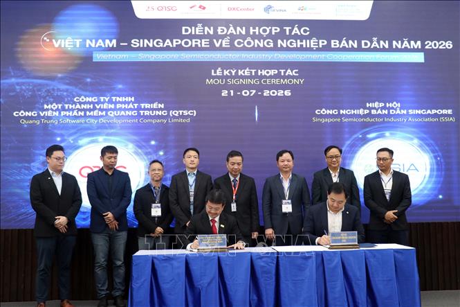 Việt Nam - Singapore thúc đẩy hợp tác phát triển công nghiệp bán dẫn