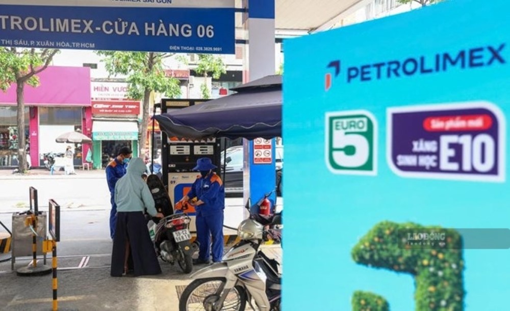 TPHCM kiểm tra xăng E10 từ nơi pha chế đến cửa hàng bán lẻ