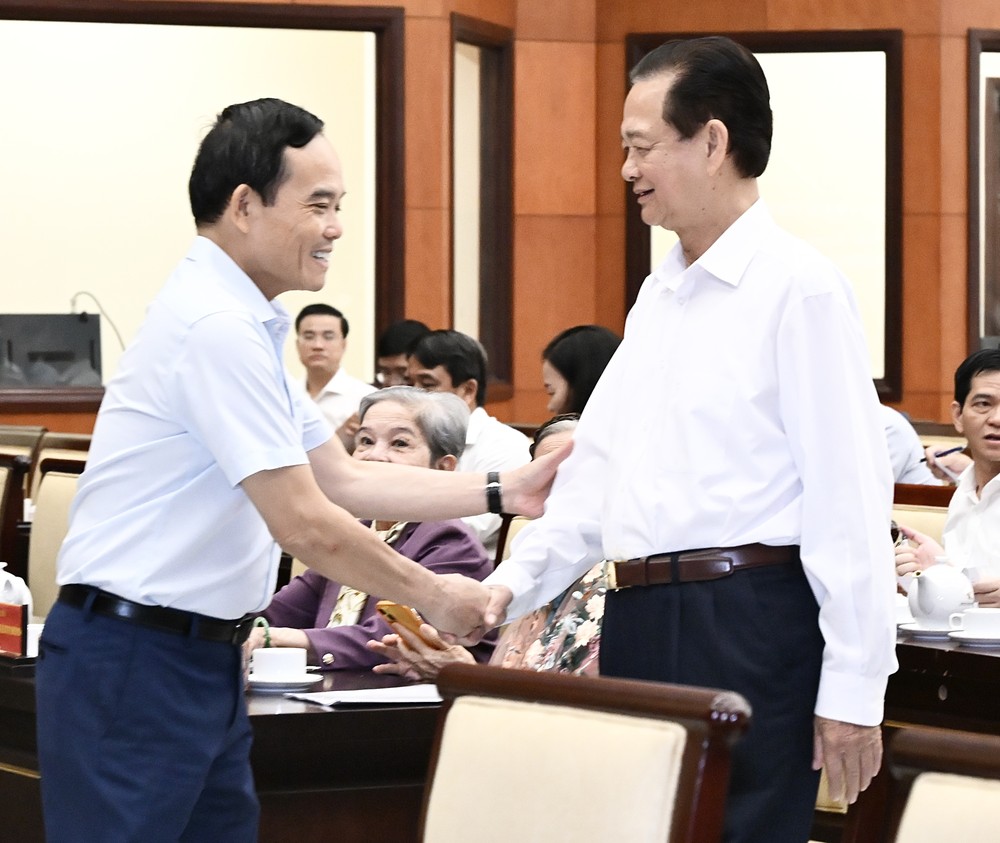 Nguyên Thủ tướng Nguyễn Tấn Dũng và Bí thư Thành ủy TPHCM Trần Lưu Quang dự hội nghị. Ảnh: VIỆT DŨNG DVD_3907.jpg