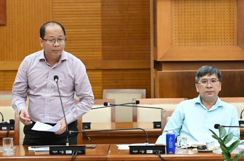 Chánh Văn phòng UBND TPHCM Dương Hồng Thắng phát biểu. Ảnh: VIỆT DŨNG 2aoboqnybtonanijggpwfyfds7gn3lmgnhof2foq13.jpg