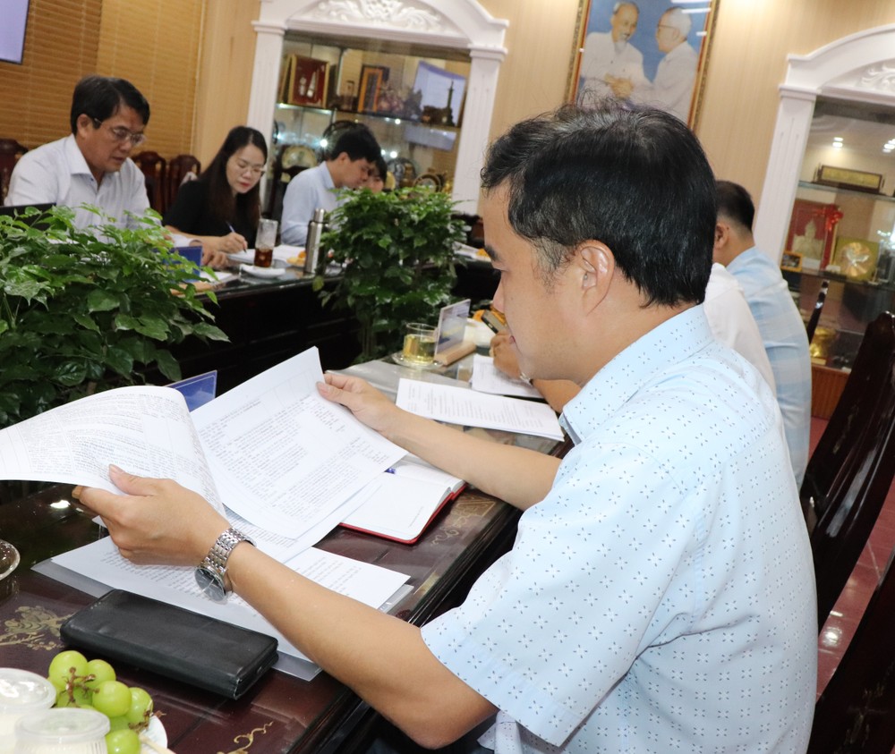Các hồ sơ được Hội đồng xét duyệt Giải thưởng Tôn Đức Thắng lần thứ 26 xem xét công tâm, khách quan IMG_1835.JPG