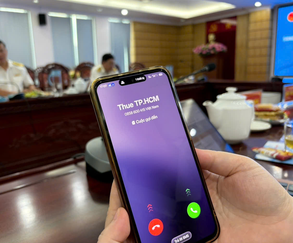 Thuế TP.HCM ra mắt Tổng đài AI hỗ trợ nhắc nợ, thông báo tạm hoãn xuất cảnh - Ảnh 1.