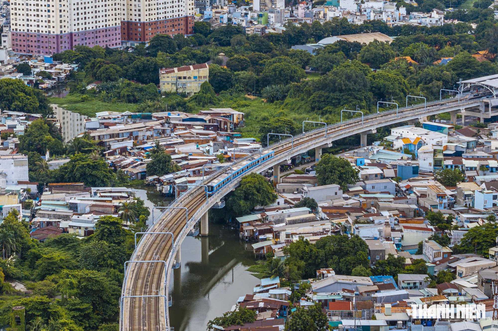 TP.HCM 'đại phẫu' nhà ven kênh - Ảnh 1.