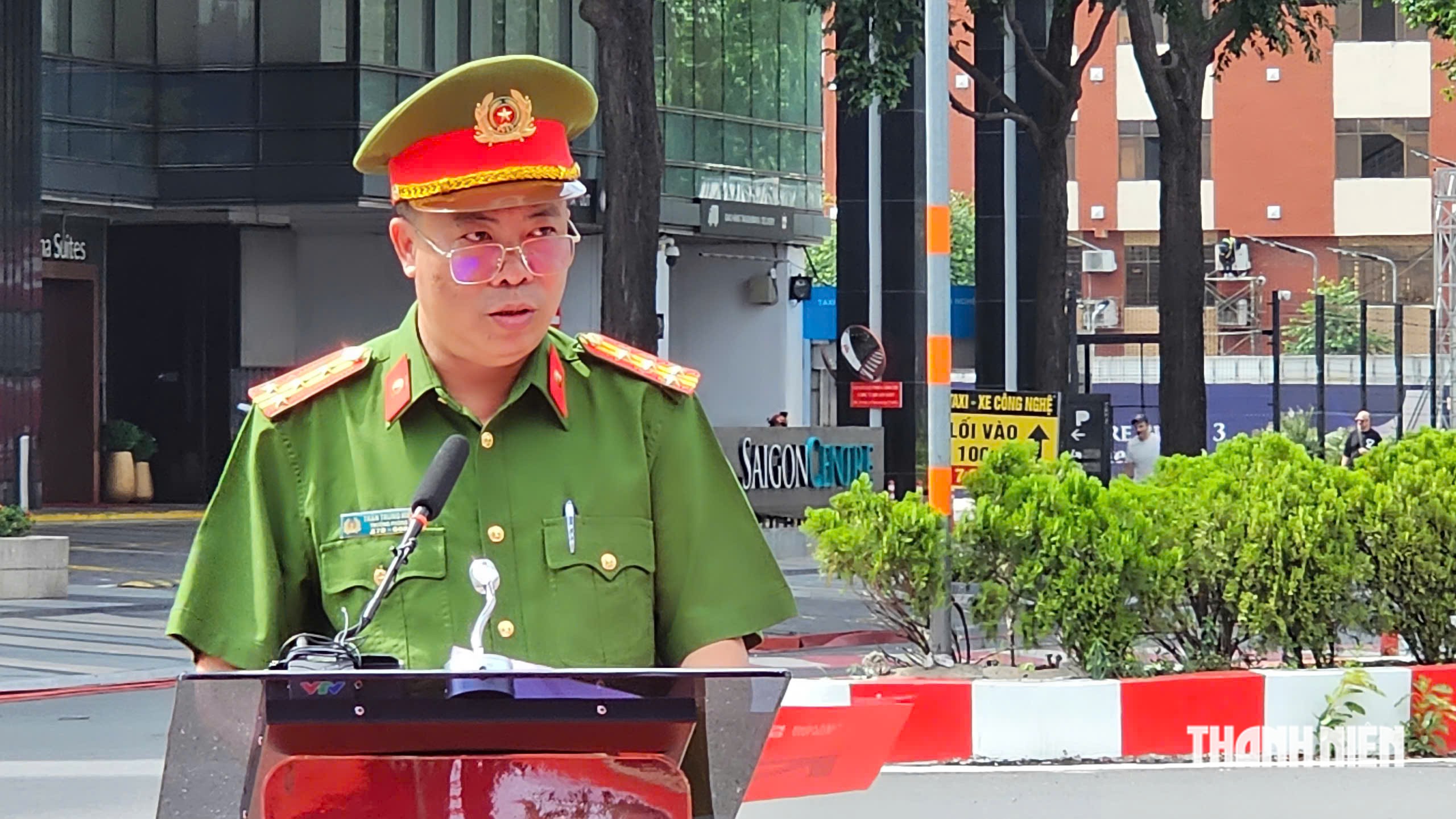 Huy động 3.000 người thực tập phương án chữa cháy tại tòa nhà Saigon Centre - Ảnh 7.