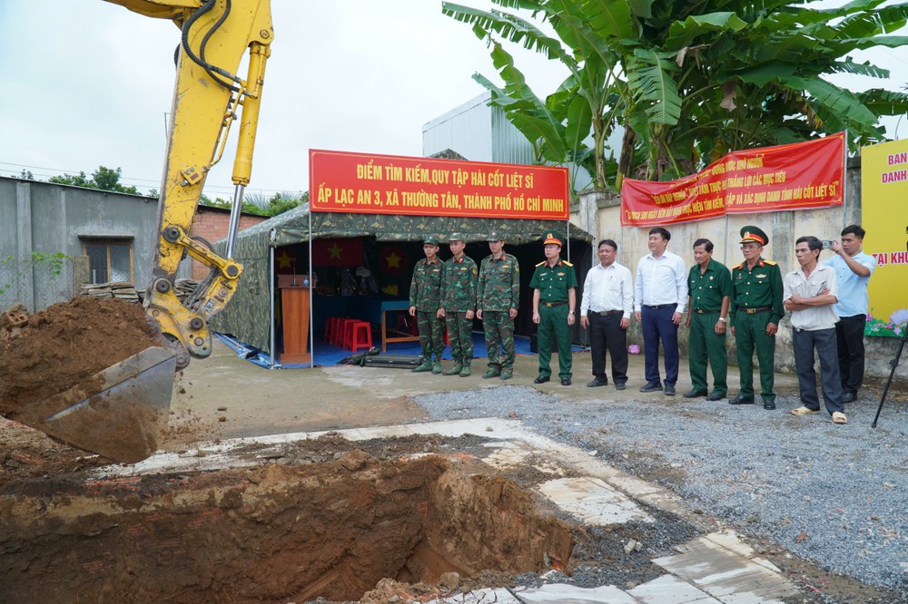 Khu mộ tập thể được xác định có 5 hài cốt liệt sĩ 1000149421.jpg