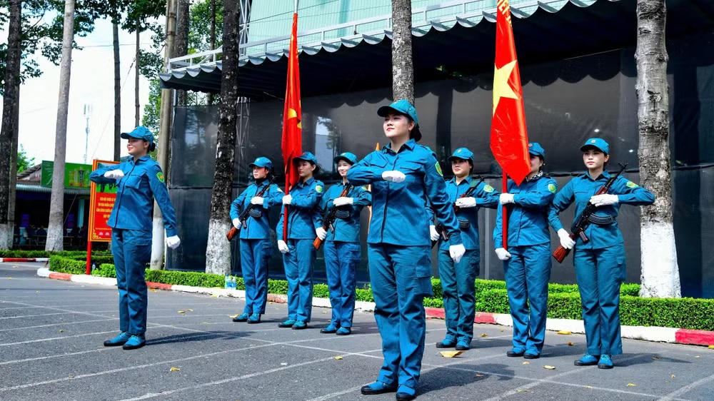 Khối nữ du kích miền Nam tập luyện chuẩn bị cho chương trình 