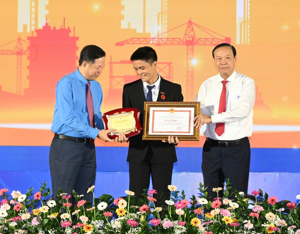 Cá nhân được trao Giải thưởng Tôn Đức Thắng. Ảnh: VIỆT DŨNG Anh 5.jpg