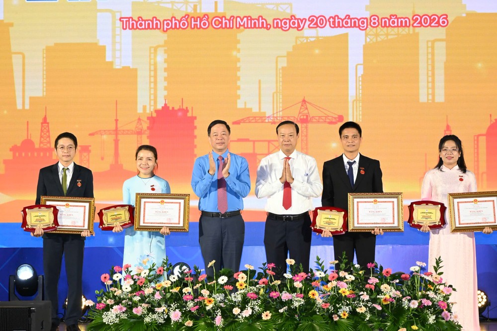 Cá nhân vinh dự nhận Giải thưởng Tôn Đức Thắng. Ảnh: VIỆT DŨNG Anh 6.jpg