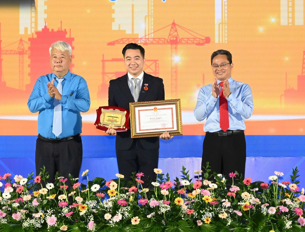 Cá nhân vinh dự nhận Giải thưởng Tôn Đức Thắng. Ảnh: VIỆT DŨNG Anh 7.jpg
