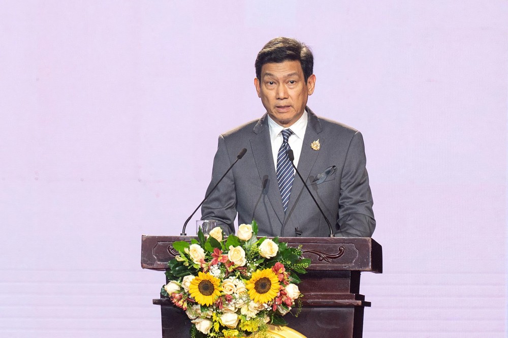 Ông Parnpree Bahiddha-Nukara phát biểu tại buổi lễ 1787293955097_7138200000116566265_7138200000116566265_1cb7c8cea9e81ebc0c274c67e433ba2f.jpg