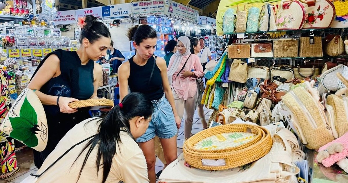 Hấp dẫn giải thưởng cuộc thi thiết kế quà tặng du lịch cho TPHCM