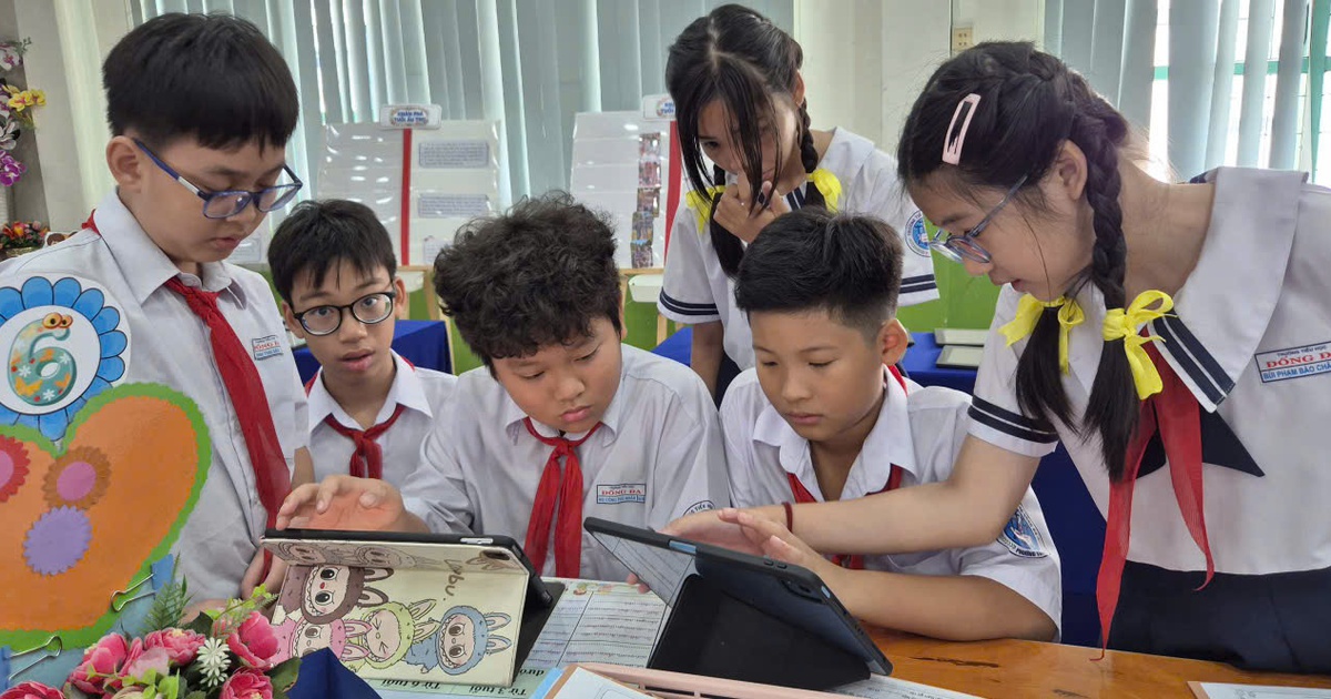 TP.HCM chuyển đổi số giáo dục: Bỏ sổ giấy, không còn 'mỗi trường một phần mềm'