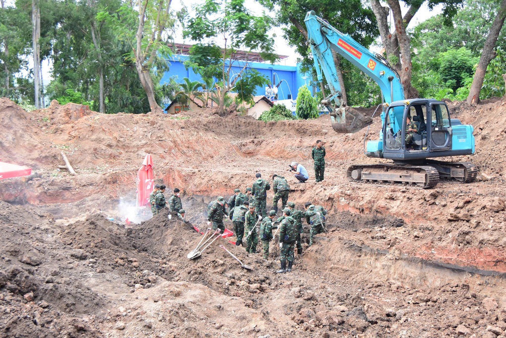 Tìm thấy hơn 500 bộ hài cốt liệt sĩ ở Công viên Lê Thị Riêng - 1