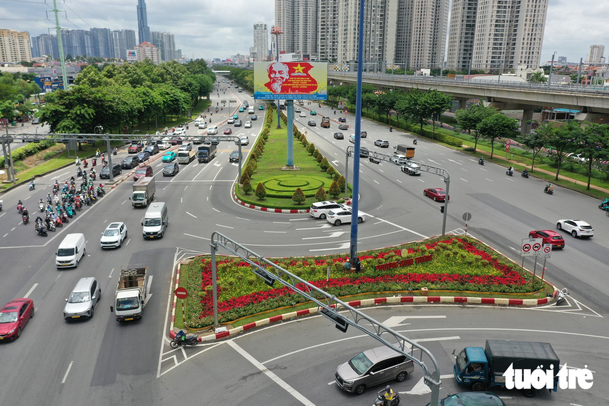 TP.HCM chỉnh trang các cửa ngõ, trạm chờ xe buýt theo hướng mang 'khu vườn' vào đô thị - Ảnh 1.