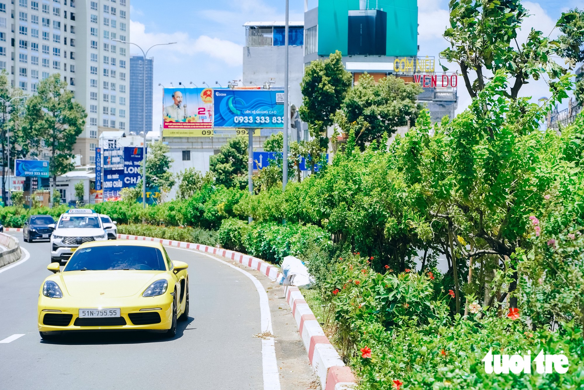 TP.HCM chỉnh trang các cửa ngõ, trạm chờ xe buýt theo hướng mang 'khu vườn' vào đô thị - Ảnh 7.
