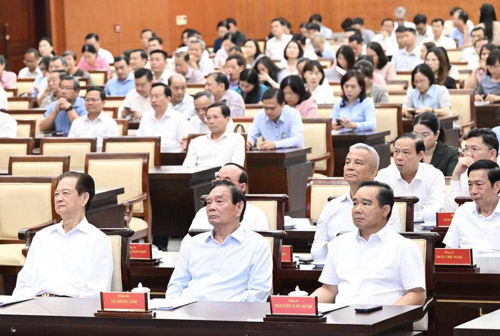 Nguyên Thủ tướng Chính phủ Nguyễn Tấn Dũng, nguyên Thường trực Ban Bí thư Lê Hồng Anh và Chủ tịch UBND TPHCM Nguyễn Văn Được dự hội nghị tại điểm cầu TPHCM. Ảnh: VIỆT DŨNG DVD_8216.jpeg