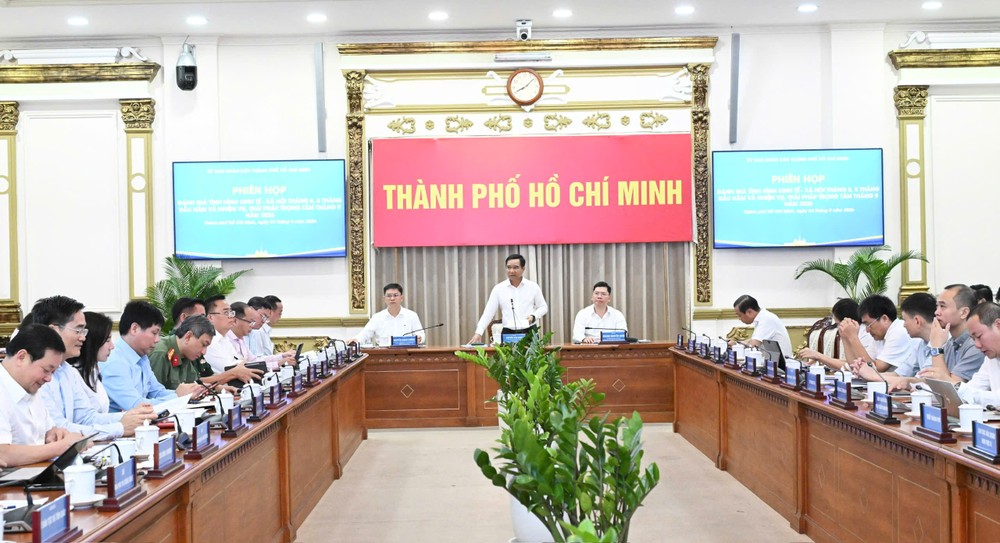 Chủ tịch UBND TPHCM Nguyễn Văn Được cùng các Phó Chủ tịch UBND TPHCM chủ trì phiên họp 1788488353007_452470331654383866_452470331654383866_4a110568d01fab98db9acf6d68a10bb9.jpg