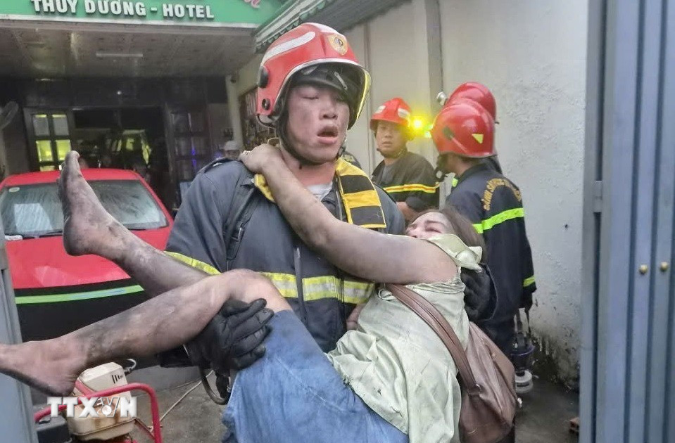 Vụ cháy khách sạn ở Thành phố Hồ Chí Minh: Cứu 26 người, 3 ca ngộ độc CO nặng