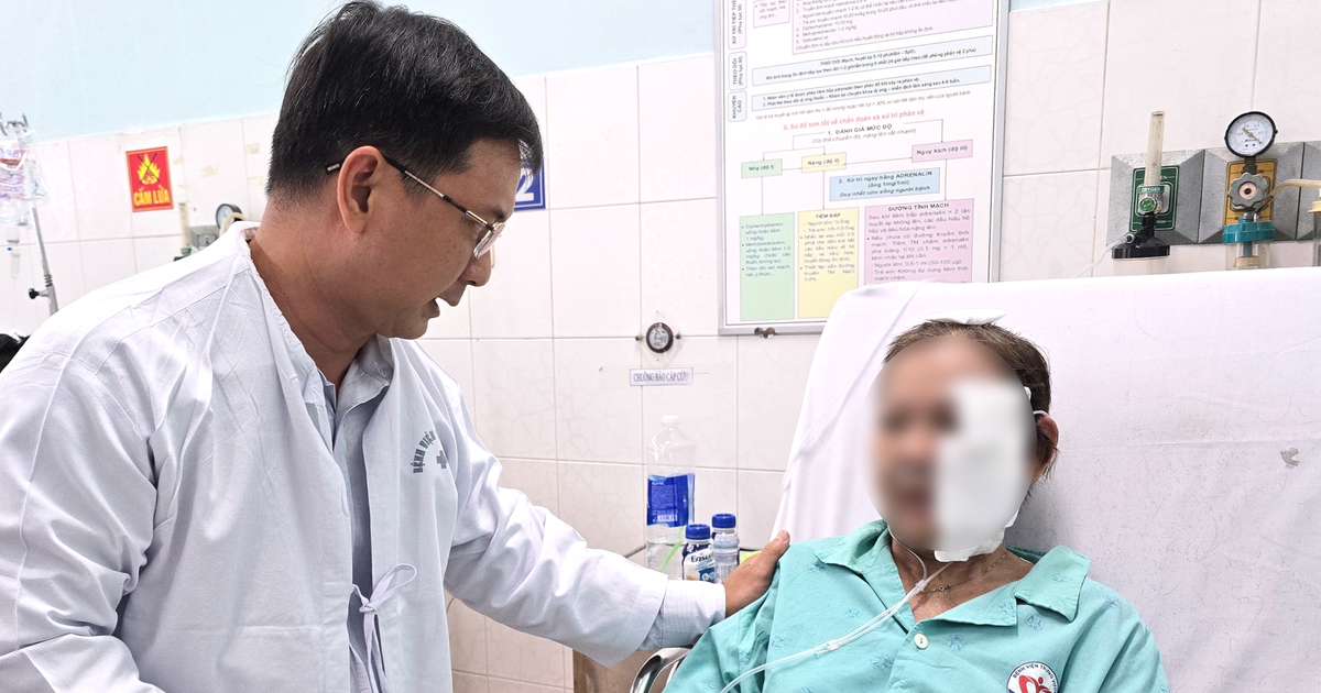 Phó chủ tịch Nguyễn Mạnh Cường thăm hỏi 5 nạn nhân vụ cháy nhà ở phường Chợ Lớn