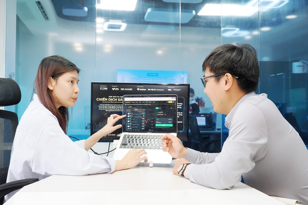 Nhân viên làm việc tại VIFC-HCMC. Ảnh: HOÀNG HÙNG trungtamtaichinh.jpg