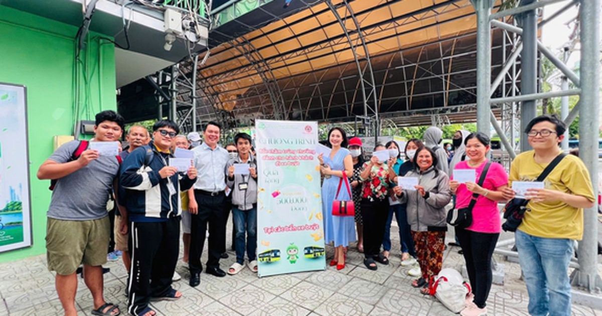 Người dân TP.HCM đi xe buýt lại sắp được bốc thăm trúng thưởng