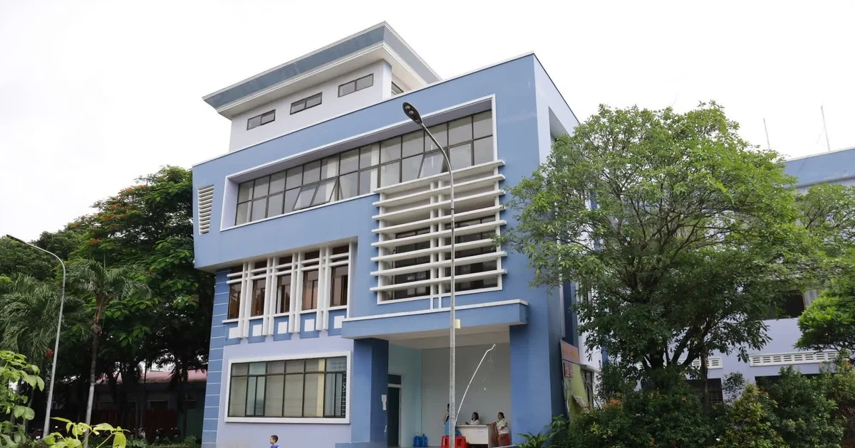 Hồi sinh trụ sở hành chính thành bệnh viện