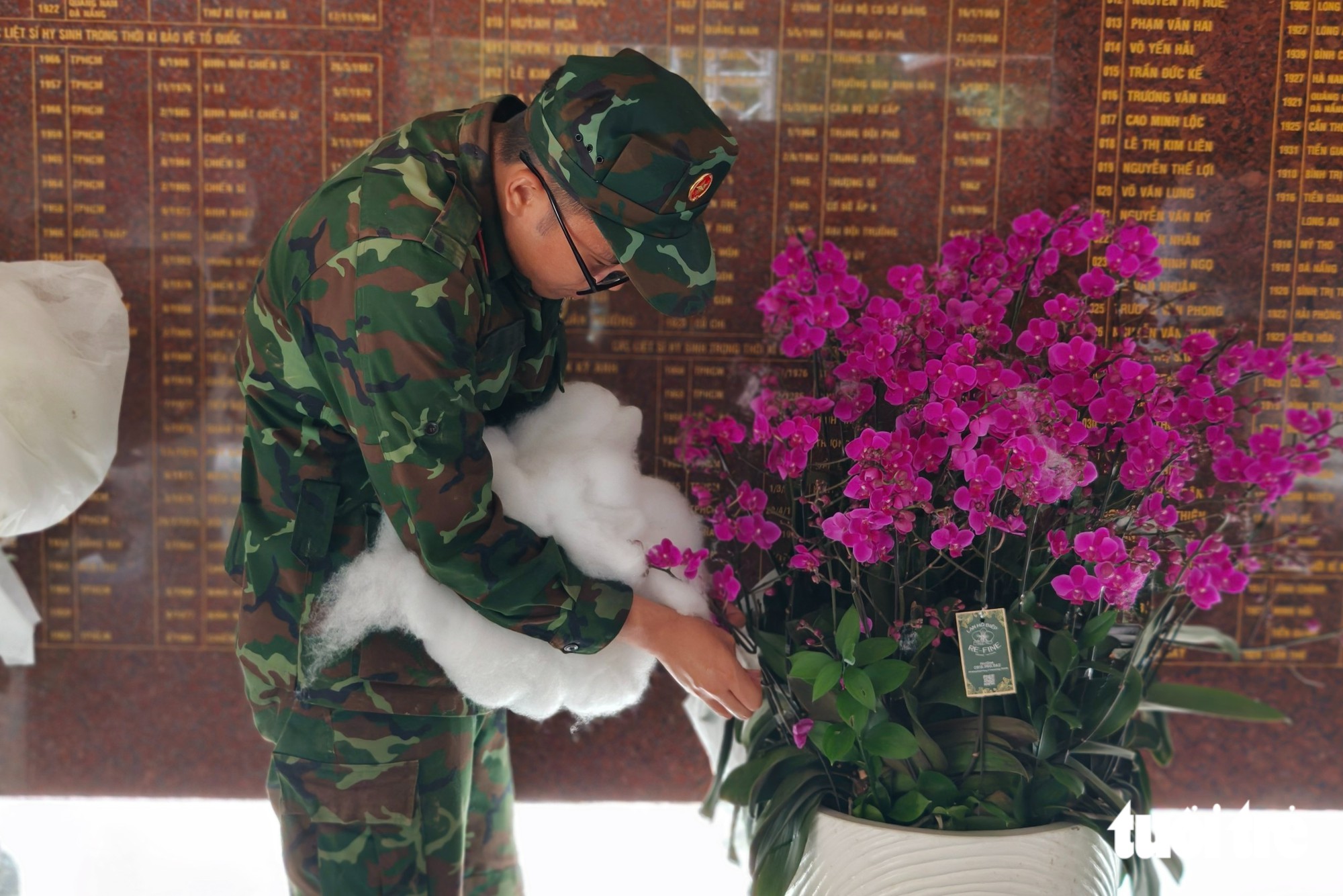 Khẩn trương chuẩn bị lễ truy điệu, an táng hài cốt liệt sĩ ở công viên Lê Thị Riêng - Ảnh 5.