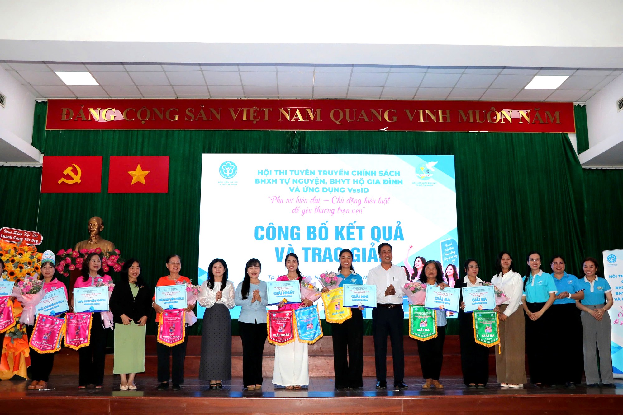 8 đội tranh tài tại hội thi tuyên truyền chính sách BHXH, BHYT ở TP.HCM - Ảnh 3.