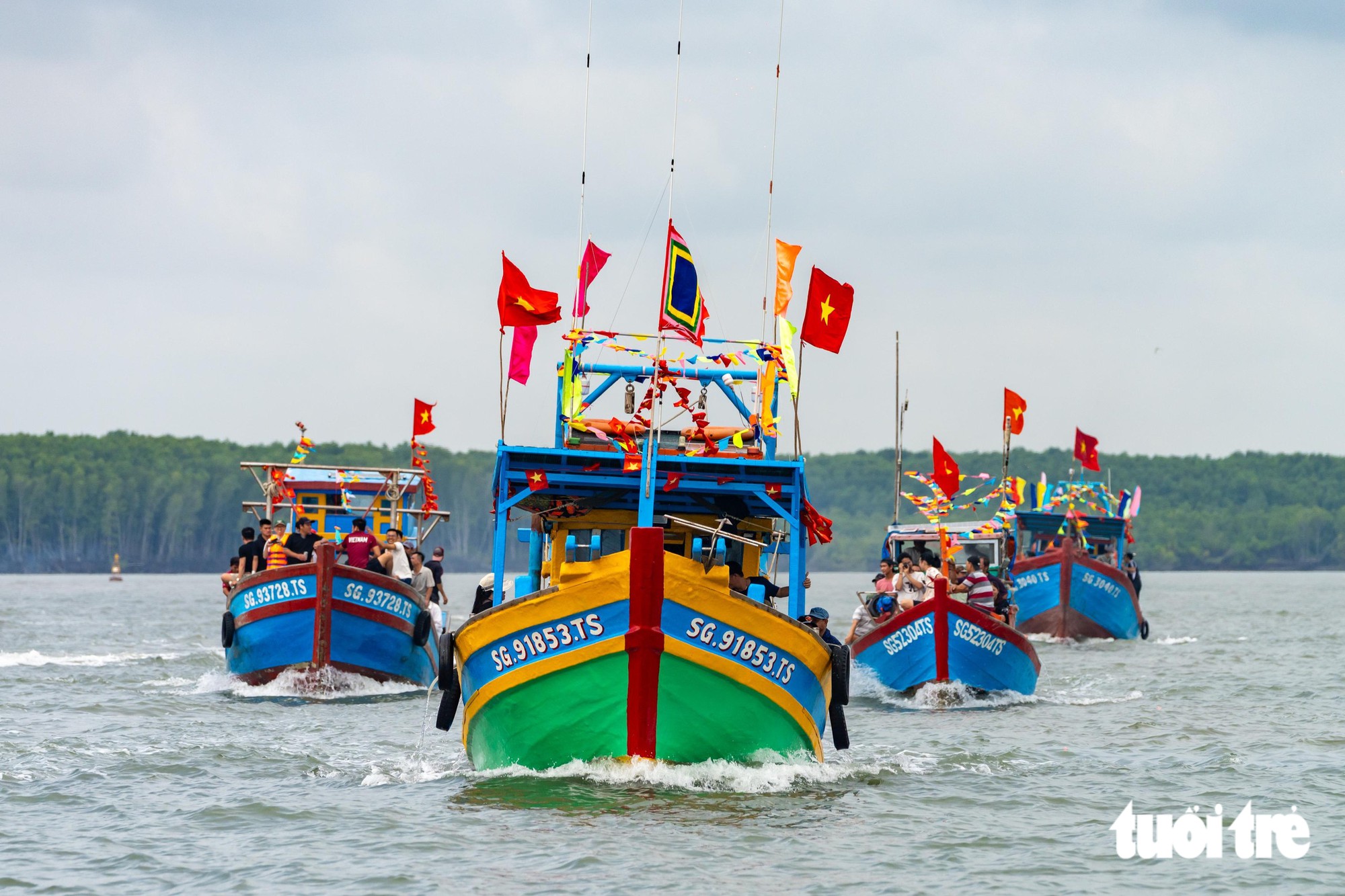 Ngư dân Cần Giờ đưa - rước Nghinh Ông, cầu mùa biển bội thu - Ảnh 2.