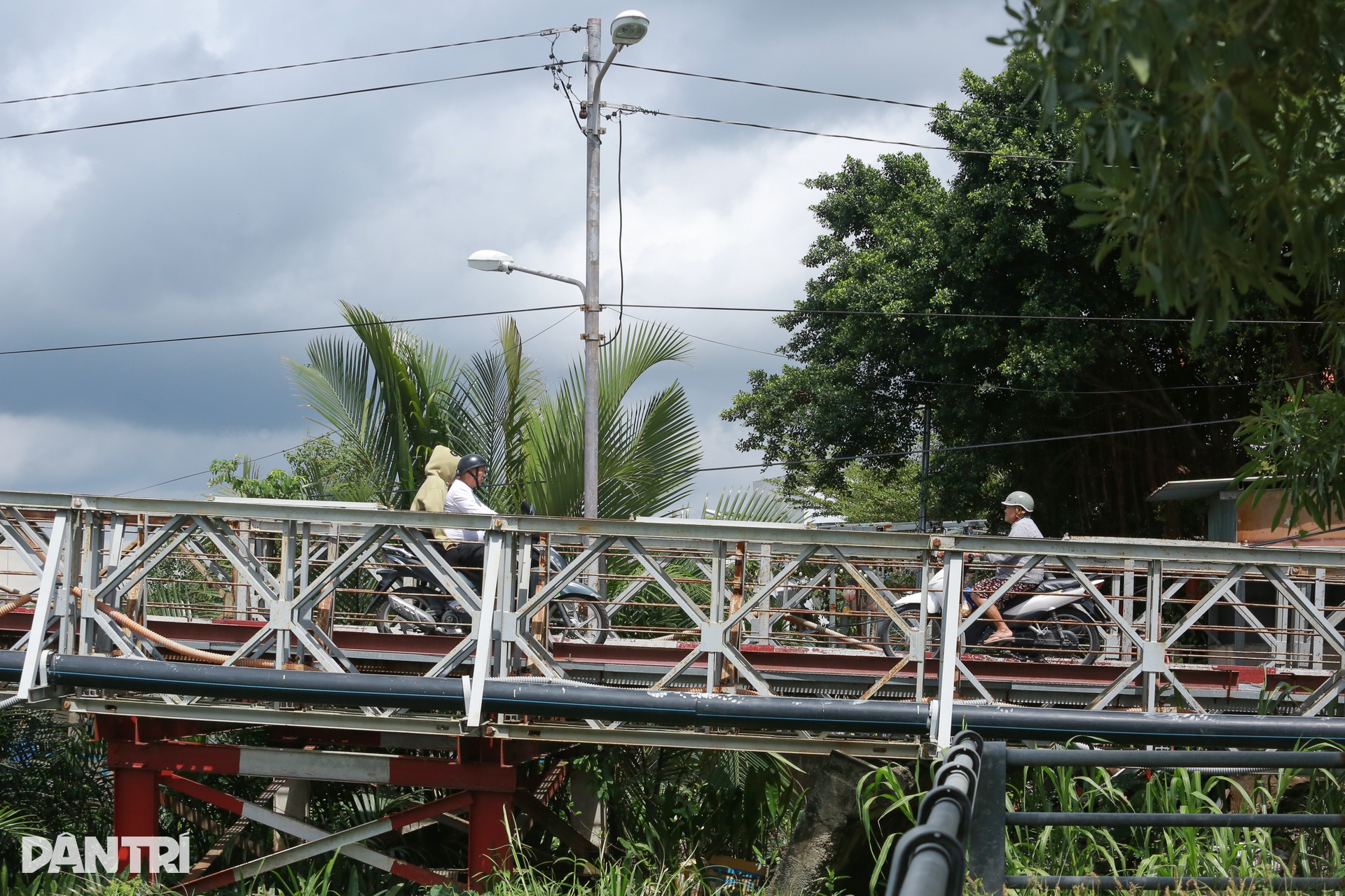 Cận cảnh cầu sắt hơn 50 năm tuổi nối TPHCM - Tây Ninh sắp được xây mới - 7