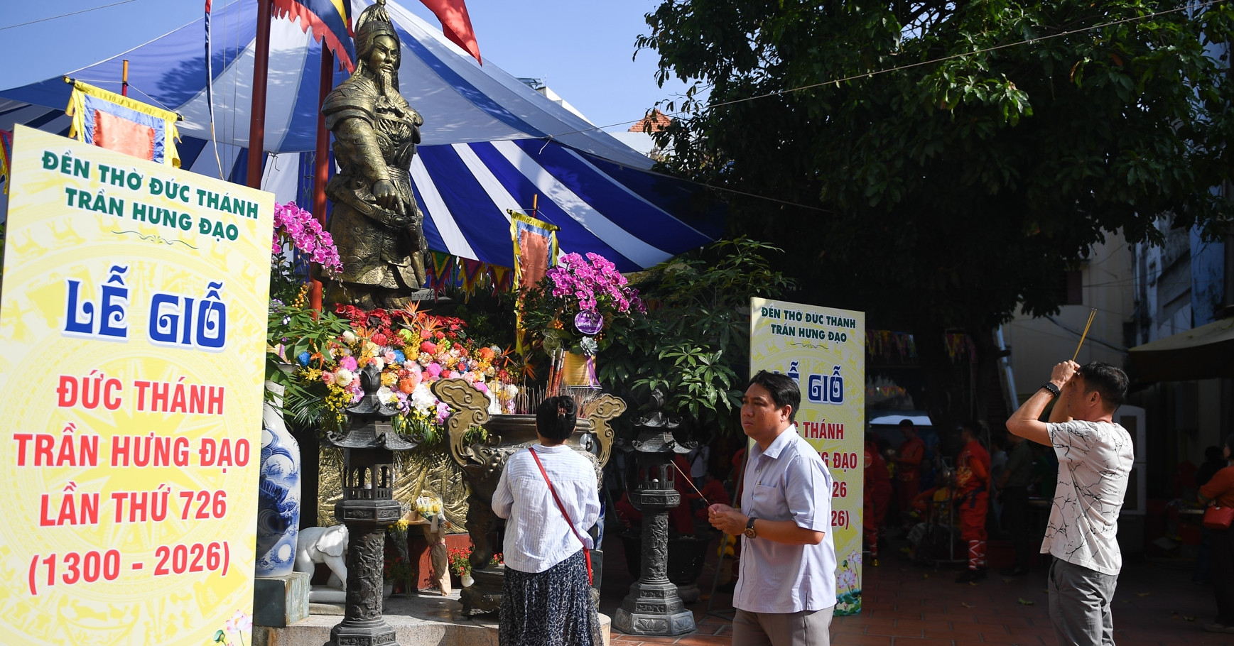 Người dân TPHCM dâng hương tưởng nhớ Đức Thánh Trần Hưng Đạo