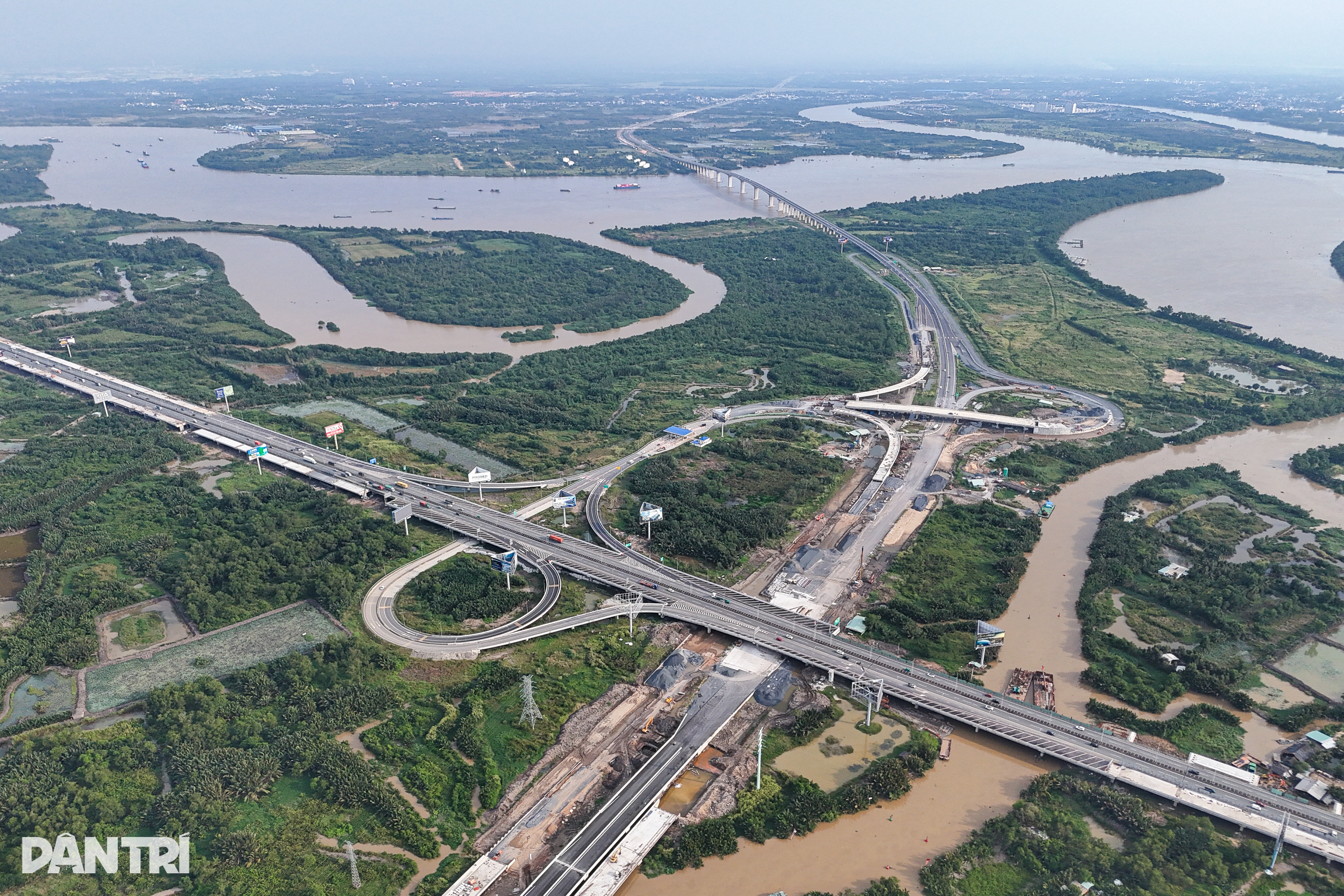 Ngắm 9km tường chống ồn lần đầu xuất hiện trên Vành đai 3 TPHCM - 13 Ngắm 9km tường chống ồn lần đầu xuất hiện trên Vành đai 3 TPHCM - 13