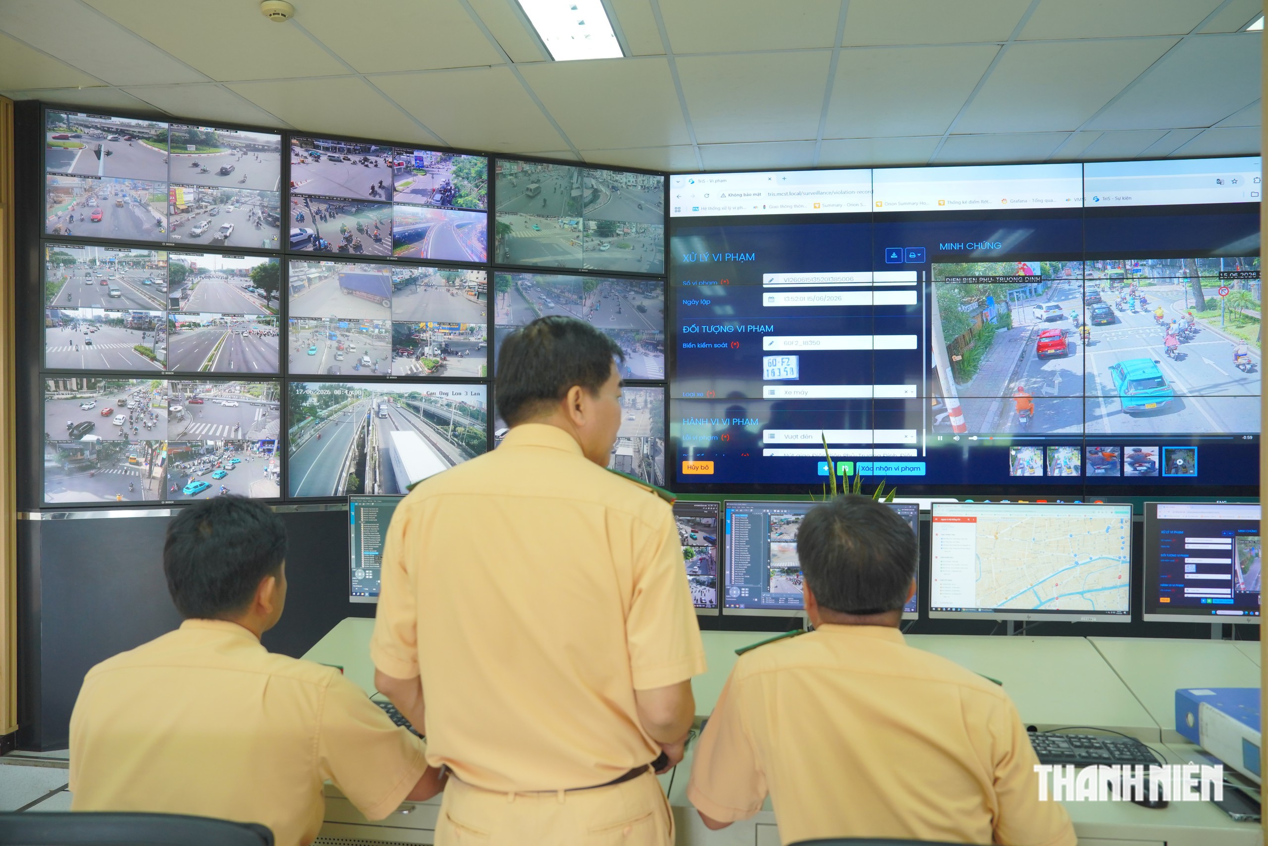 CSGT TP.HCM tăng cường phạt nguội xe máy, chấn chỉnh thói quen đi đường tùy tiện - Ảnh 1.