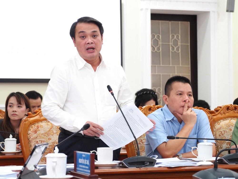 Đại biểu phát biểu tại cuộc họp về tổ chức AEF 2026. Ảnh: HOÀNG HÙNG 1790928665540-4970179030617774556-4970179030617774556-171658944245575353e56301696017bb-5285-6343.jpg