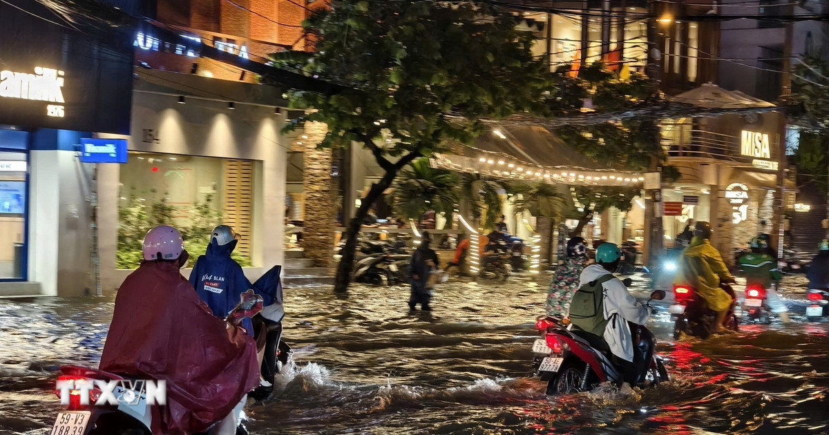 Một góc ga Bến Thành sắp quây rào, người dân lưu ý hướng đi ở trung tâm TP.HCM có thay đổi
