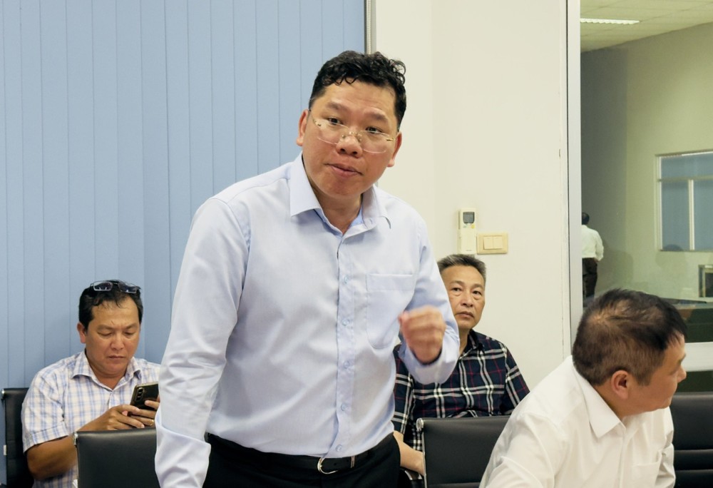 Phó Chủ tịch UBND TPHCM Hoàng Nguyên Dinh phát biểu tại buổi làm việc. Ảnh: ĐÌNH DƯ dc8ac332d94f5911005e.jpg