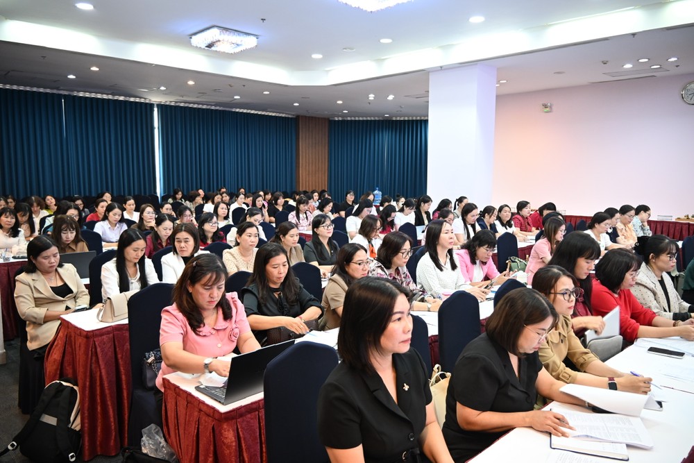 Cán bộ quản lý trường mầm non tham gia Hội nghị hướng dẫn triển khai thí điểm mô hình đổi mới nâng cao chất lượng giáo dục mầm non giai đoạn 2026-2030 1791252713785_6980888803076711721_g6699679068300804658_de48b9ba4b98c0be049fc0bc0566d011.jpg