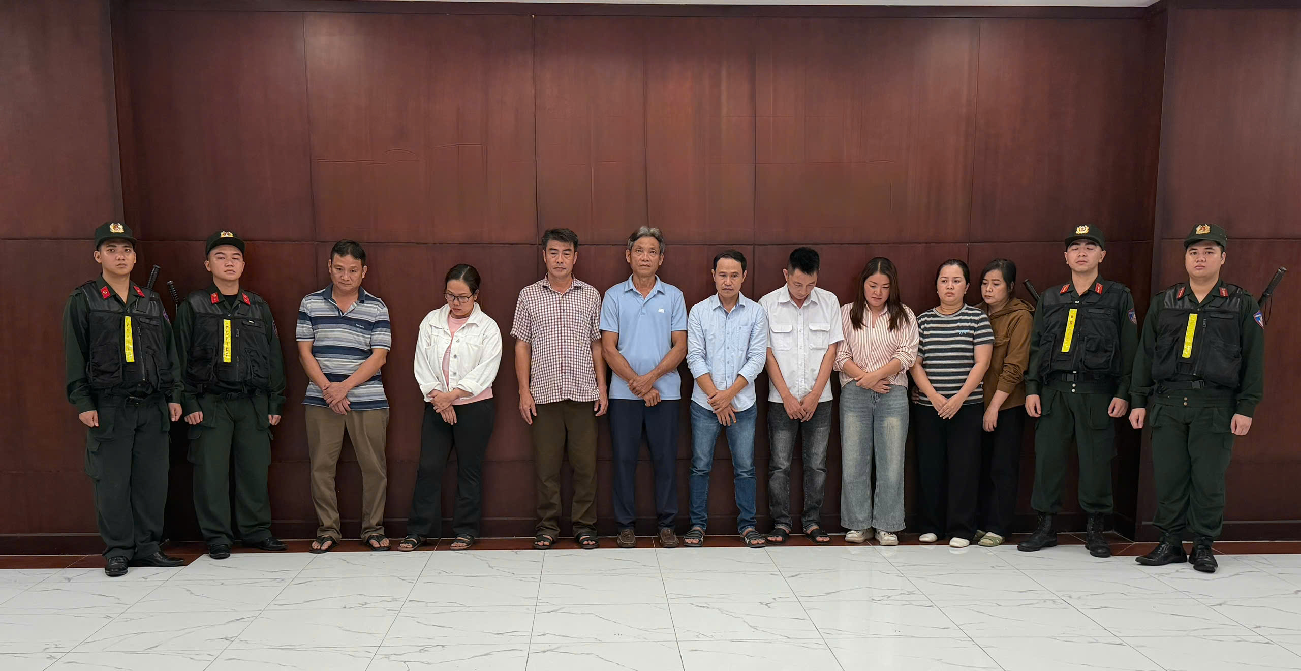 Triệt phá đường dây tuồn hơn 10.000 tấn heo sử dụng chất cấm ra thị trường - Ảnh 1.