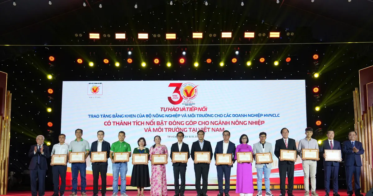 30 năm Hàng Việt Nam chất lượng cao